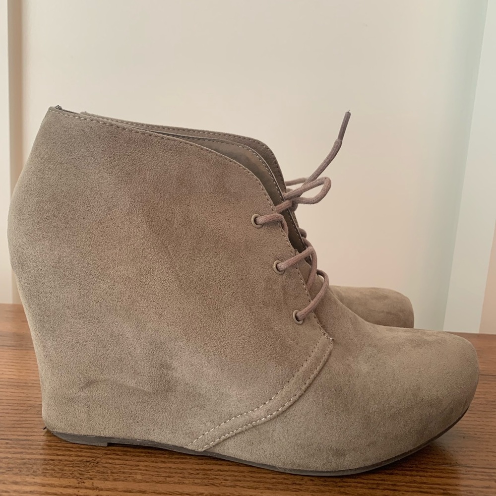 X•Appeal Flynn tan suede bootie size 10
